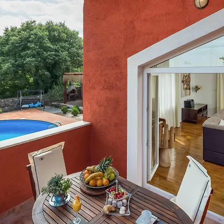 5 Bedroom Awesome In * Bilice