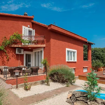 5 Bedroom Awesome In *