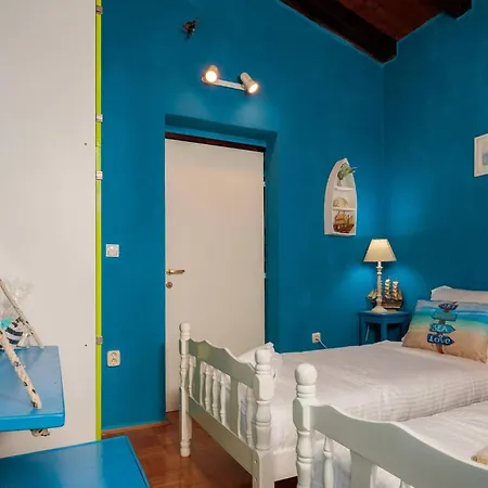5 Bedroom Awesome In * Bilice