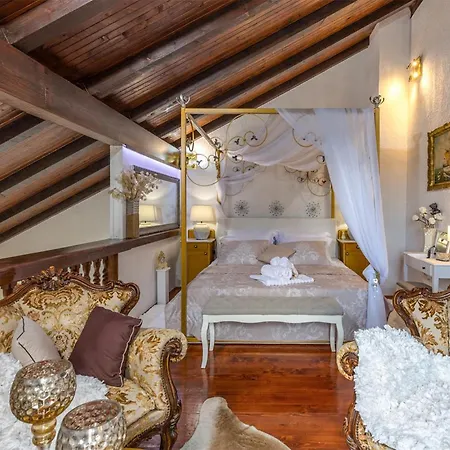 5 Bedroom Awesome In * Bilice